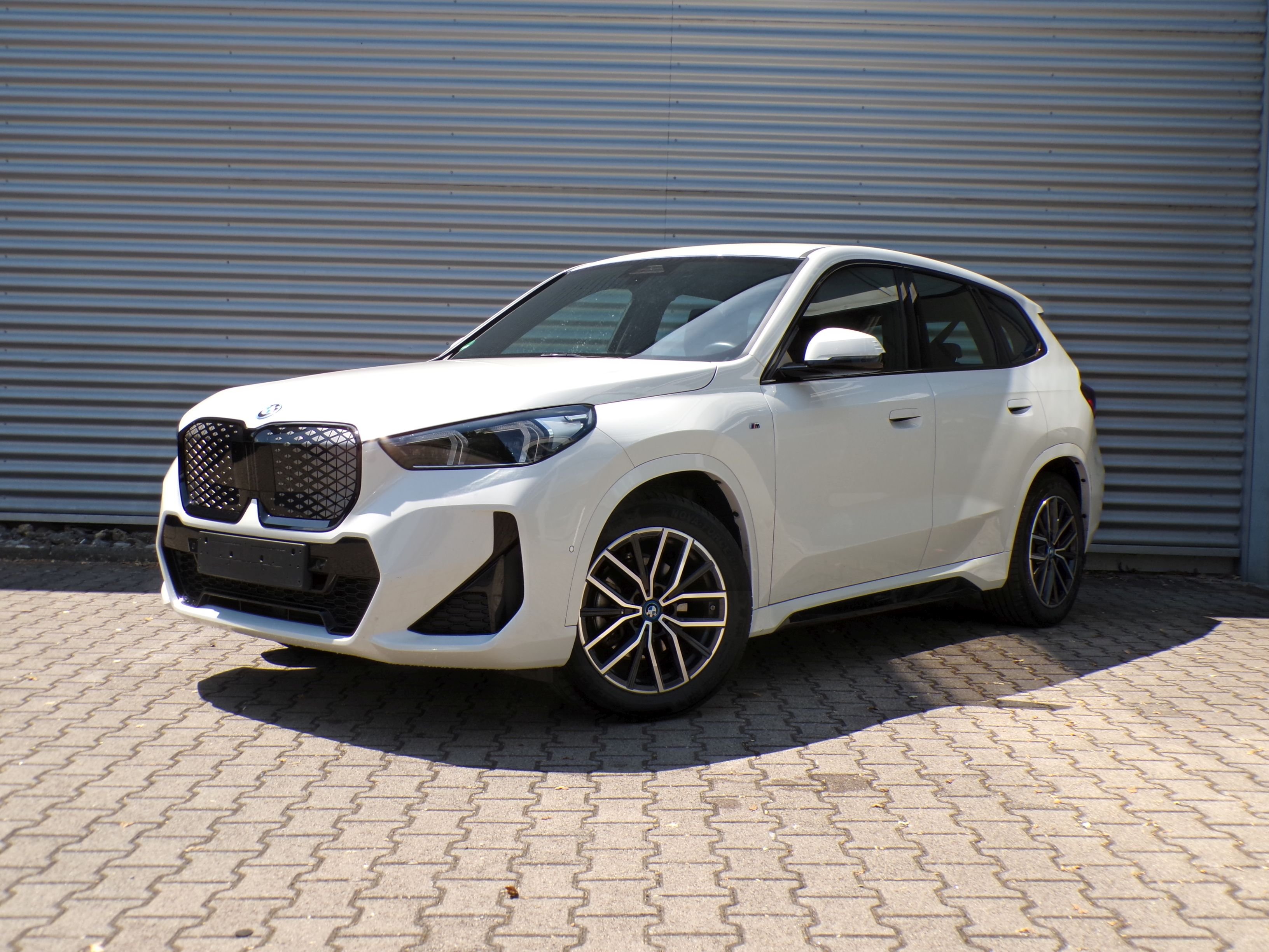 BMW iX1 eDrive20 M Sport Drive/Parkassist AHK adLED