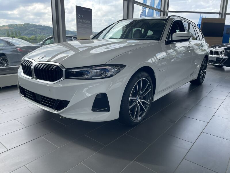 BMW 330e Touring G21 XB1