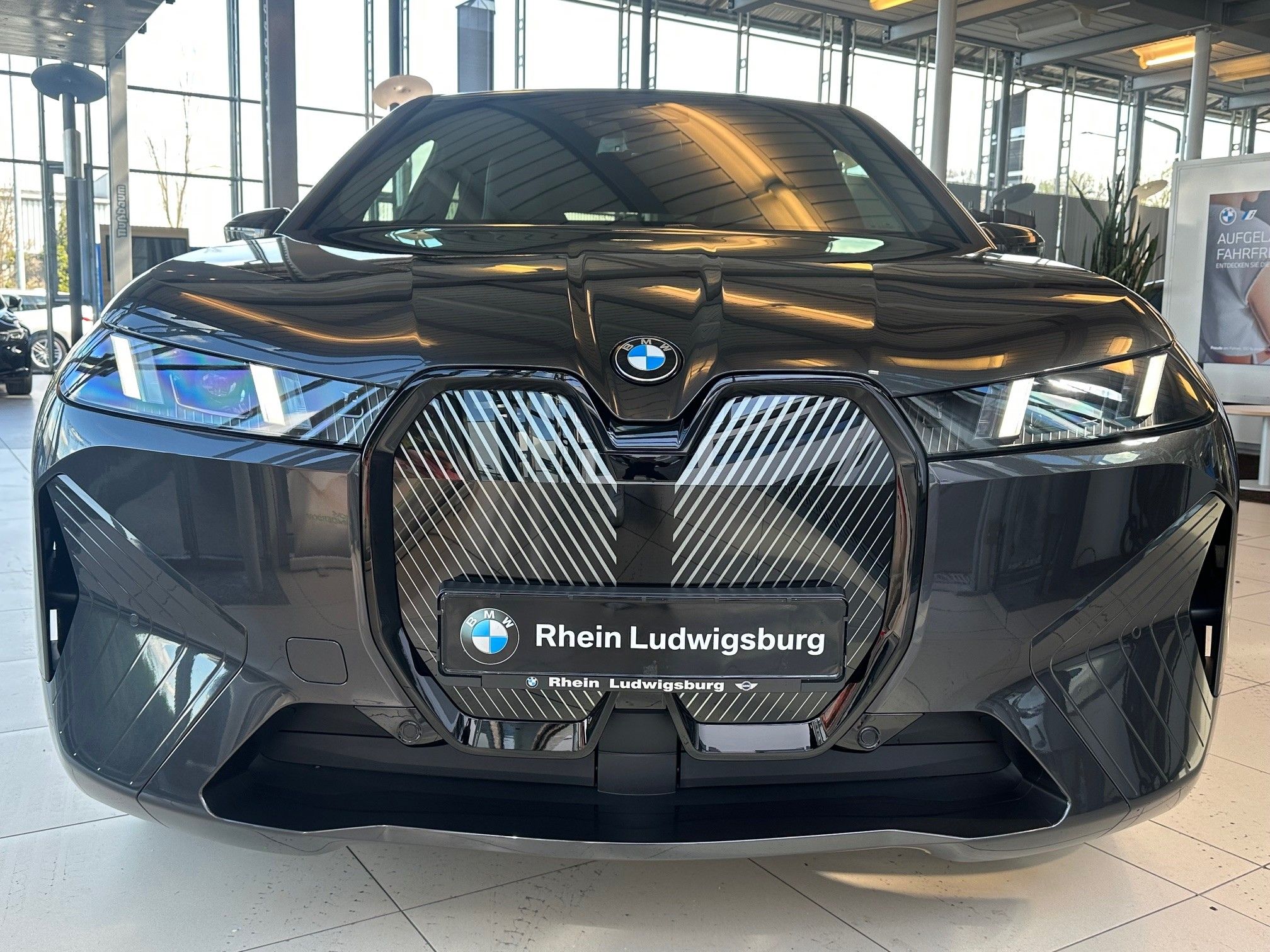 BMW iX xDrive45