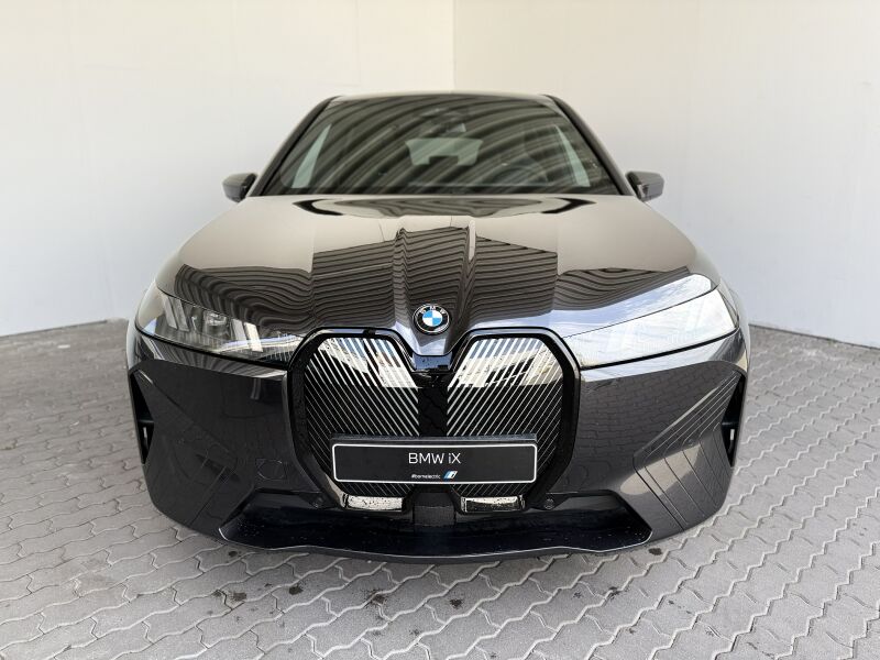 BMW iX xDrive45